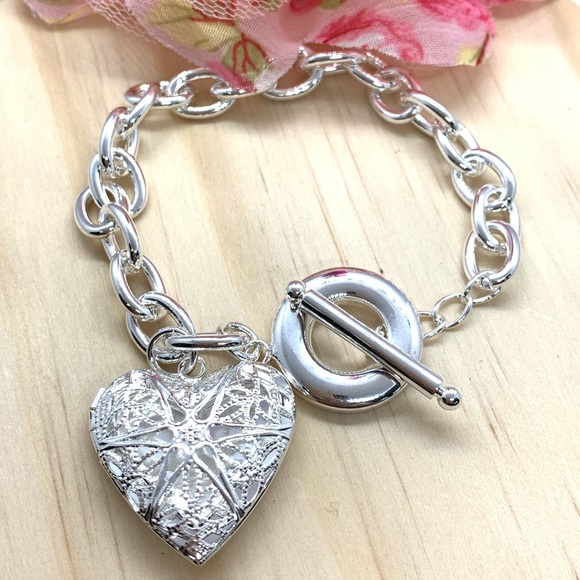 Jewelry - Silver Heart Bracelet